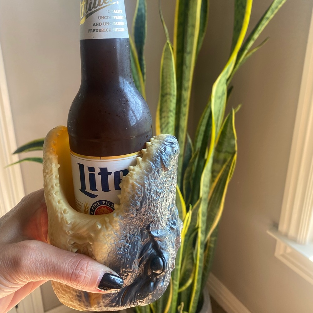 Alligator koozie